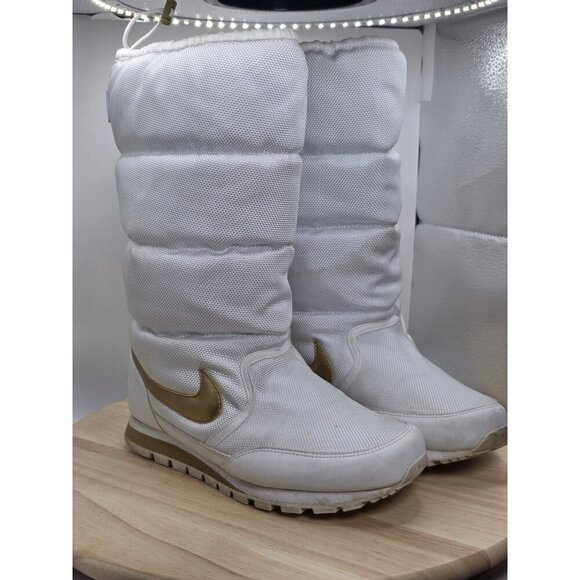 Nike AIR Mid Rise Boots - Womens SIZE 6 - White/Gold Winter Snow Boots - Picture 5 of 9